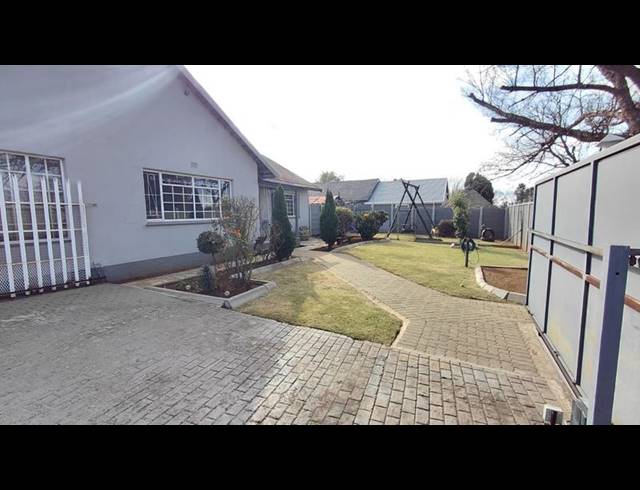 4 BEDROOM HOUSE FOR SALE IN GENERAL ALBERTSPARK